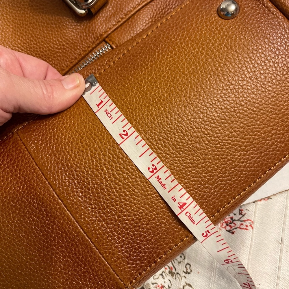 Classic Tan Leather Tote Bag - Picture 6 of 14
